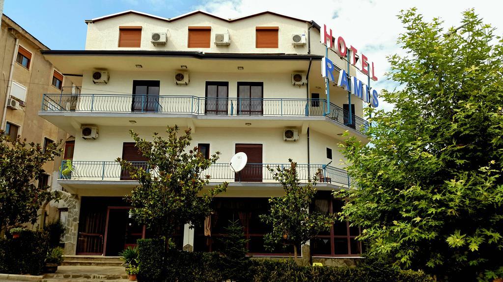 Ramis Hotel & Outdoor Sports Center Përmet Exteriör bild